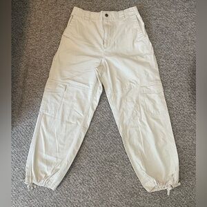 Old Navy Cream Balloon Cargo Pants